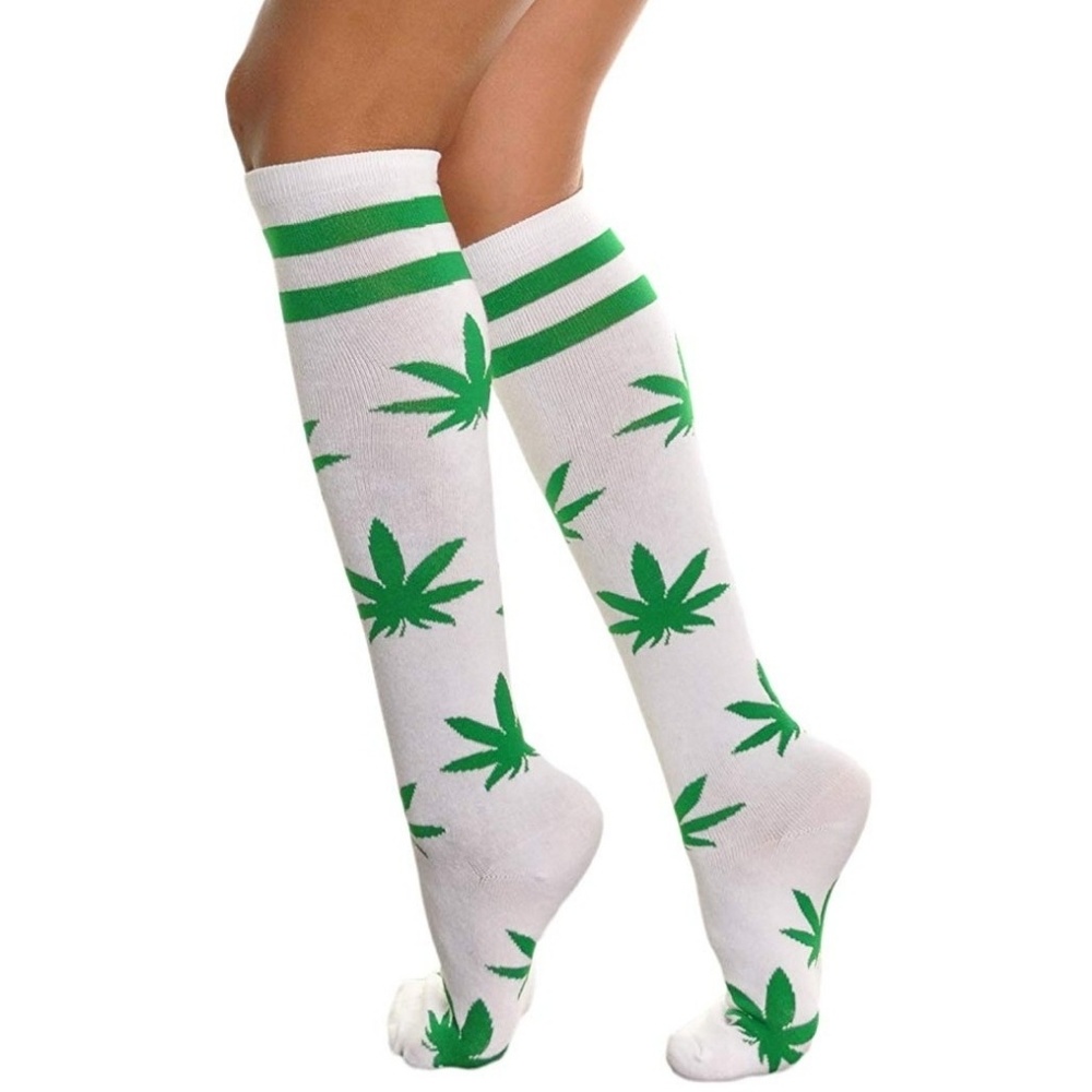 Leaf socks knew high